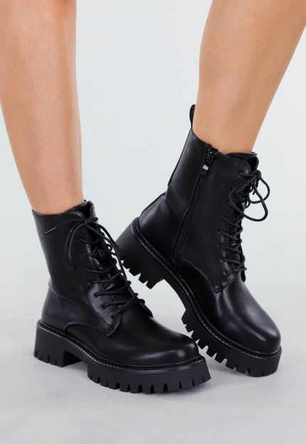 OP=OP.01.NL Zwarte Veterlaarzen met Grove Zolen