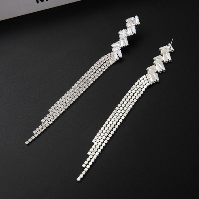 NEW1402 Lange Zilveren Strass Oorbellen met Zigzag