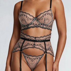 NEW140525 Witte Mesh Lingerie Set met Jarretelband en Baleinen