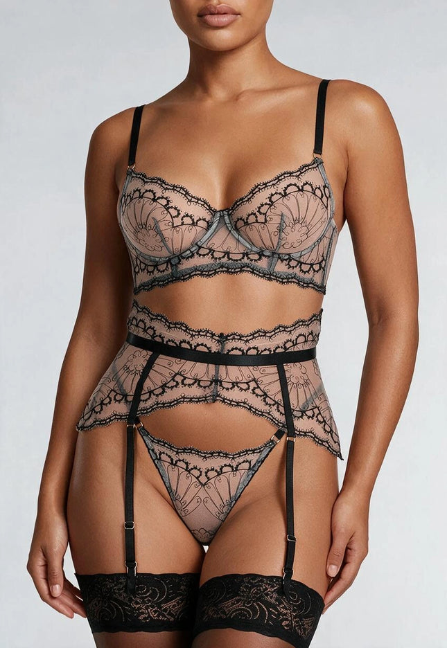 NEW140525 Witte Mesh Lingerie Set met Jarretelband en Baleinen