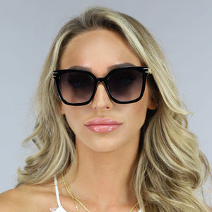 NEW1406 Classy Zwarte Zonnebril met Gouden Pootjes