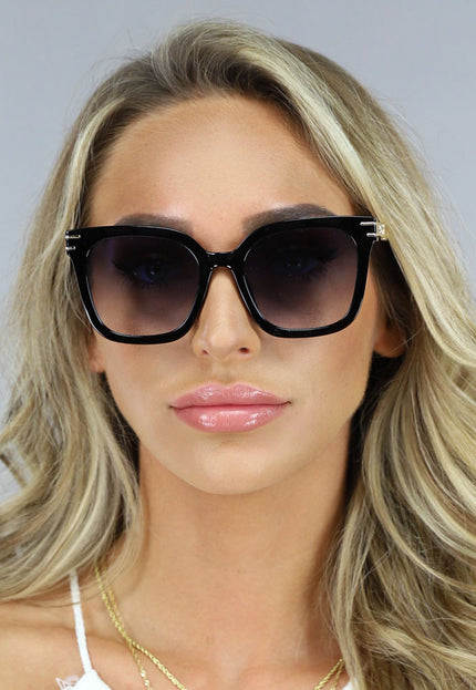 NEW1406 Classy Zwarte Zonnebril met Gouden Pootjes