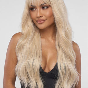 NEW1610 As Blonde Golvende Pruik met Pony