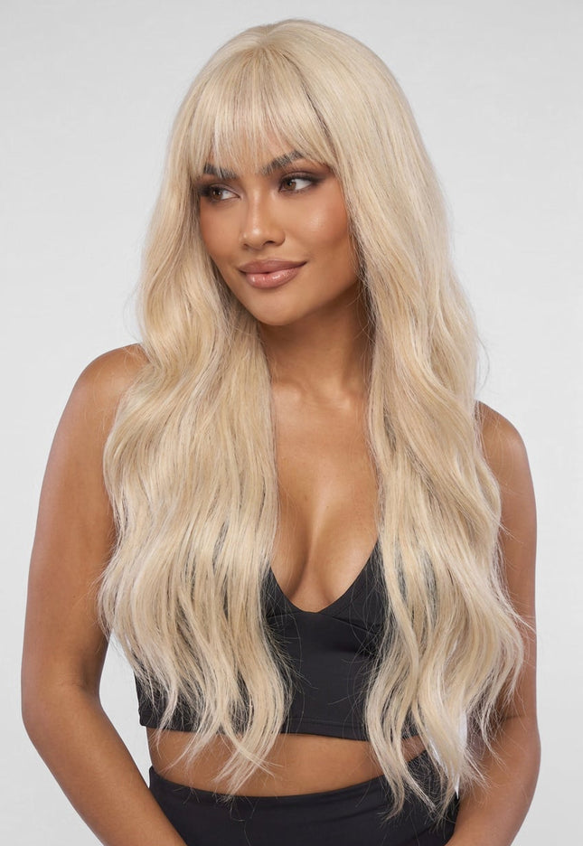 NEW1610 As Blonde Golvende Pruik met Pony