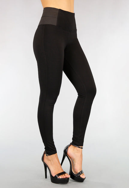 OP=OP.44.NL Zwarte Corrigerende High Waist Jegging met Elastische Band