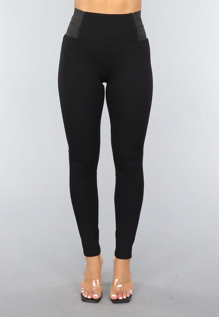 OP=OP.44.NL Zwarte Corrigerende High Waist Jegging met Elastische Band