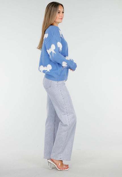 OP=OP.AV.10 Blauwe Trui met Witte Strikpatronen