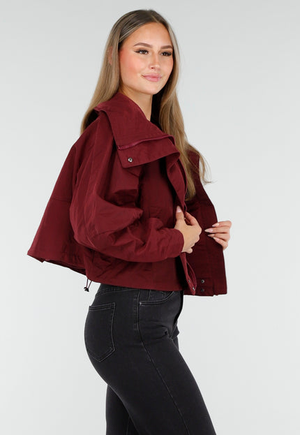 OP=OP.AV.10 Bordeauxrode Cropped Lightweight Jas