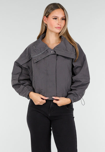 OP=OP.AV.10 Grijze Cropped Jas met Hoge Kraag