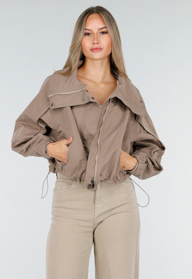 OP=OP.AV.10 Taupekleurig Cropped Jack