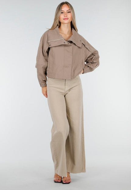 OP=OP.AV.10 Taupekleurig Cropped Jack