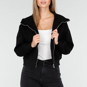 OP=OP.AV.10 Zwart Vest met Capuchon en Rits