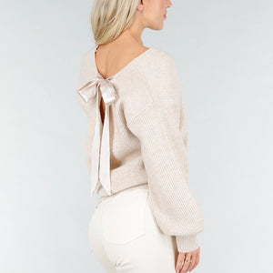 OP=OP.03.NL Beige Trui met Strik op de Rug