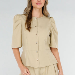 NEW180226 Beige Top met Pofmouwen en Knopen