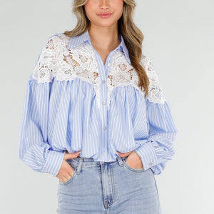 NEW180226 Blauwe Gestreepte Blouse met Kant