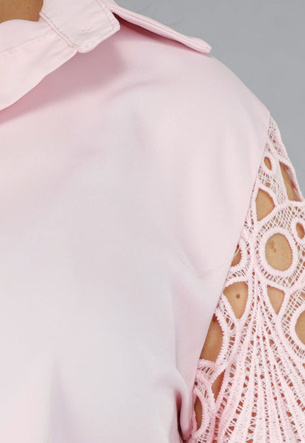 Lichtroze Blouse met Gehaakte Pauwveer Patroon Mouwen