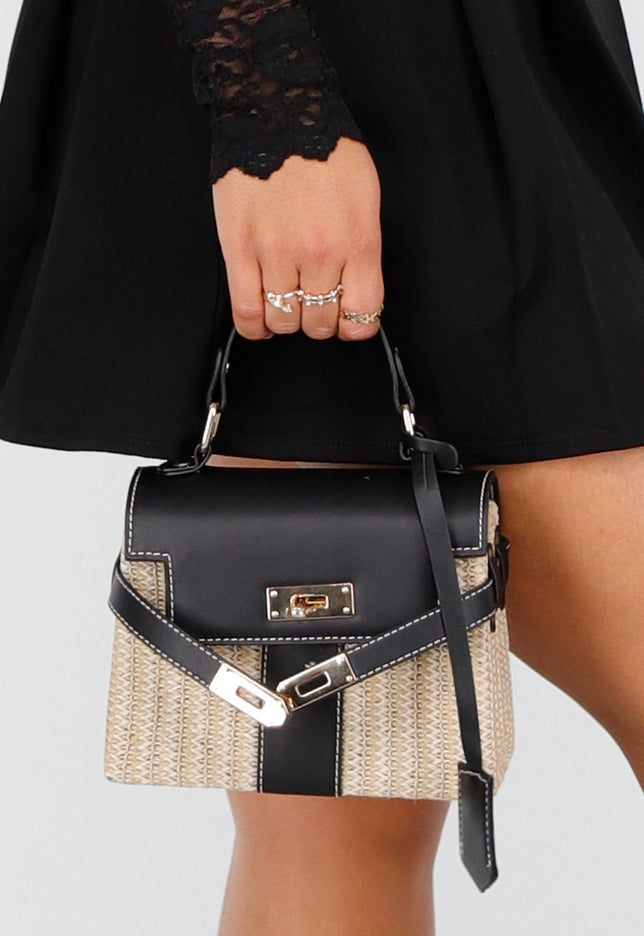 NEW190325 Kleine Raffia Handtas met Zwarte Lederlook Afwerking