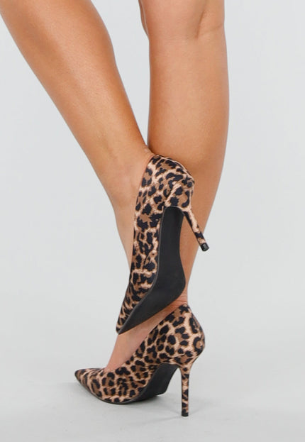 NEW190325 Leopard Lakleren Pumps met Spitse Neus