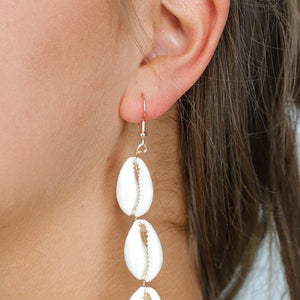 NEW190325 Oorhangers met Drie Witte Kauri Schelpjes