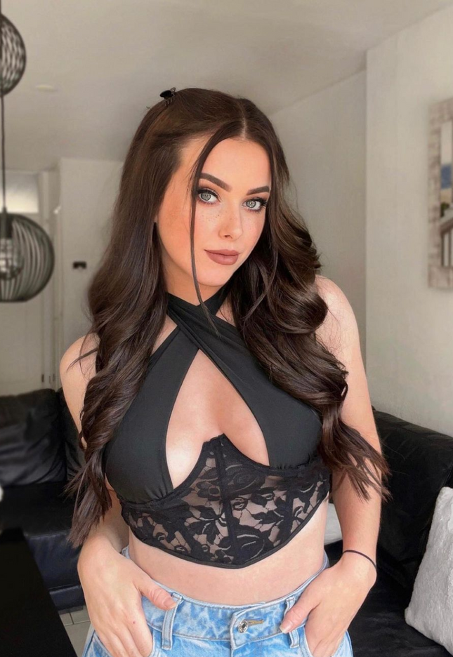 NEW1904 Kanten Top met Knoopdetail Zwart