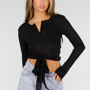 NEW190826 Zwarte Top met Knoopsluiting en Strik