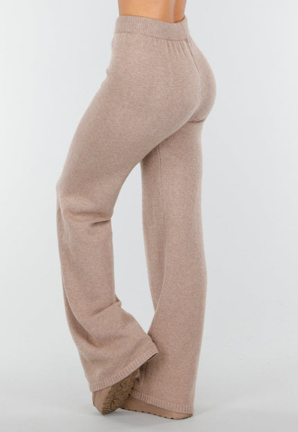 OP=OP.06.NL Beige Gebreide Loungebroek