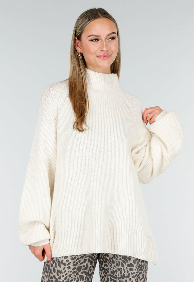 OP=OP.51.NL Crèmekleurige Gebreide Trui