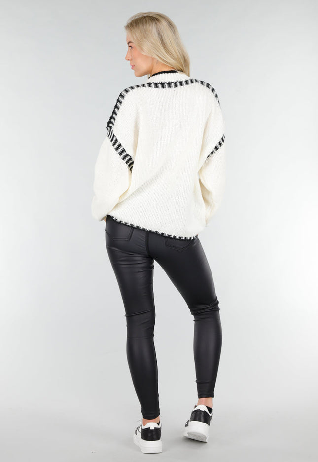 NEW191225 Crèmekleurige Gebreide Trui met Zwarte Rand
