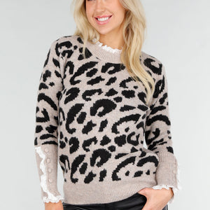 NEW191225 Trui met Luipaardprint en Kantdetails