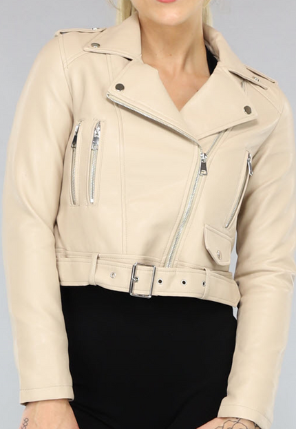 OP=OP.42.NL Cropped Beige Leren Jack met Zilveren Details
