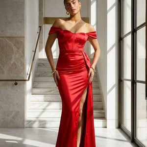 NEW200526 Rode Satijnen Off Shoulder Stretch Maxi Jurk