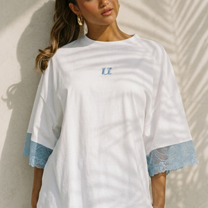 NEW200526 Wit Oversized T-Shirt met Blauw Kant