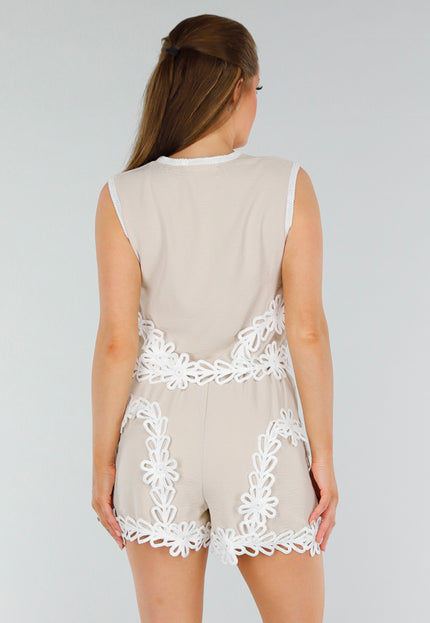 NEW210525 Beige Set met Giletlook en Gehaakte Bloemen