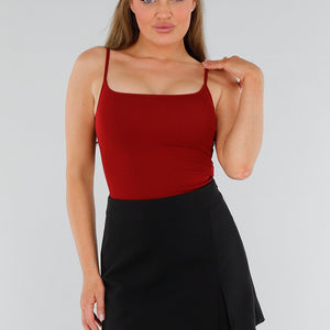 NEW210525 Donkerrood Hemdtopje met Cups en Stretch