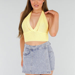 OP=OP.07.NL Lichtgele Haltertop met Haakstructuur