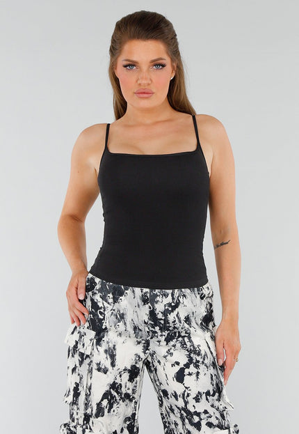 NEW210525 Zwart Topje met Cups en Aansluitende Fit