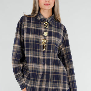NEW211026 Blauwe Geruite Blouse met Gouden Broches