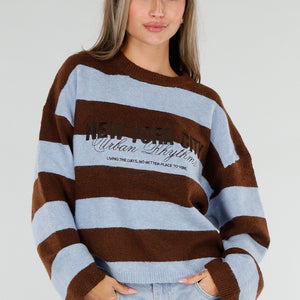 NEW211026 Bruin Blauwe Gestreepte Wollen Trui met Tekst