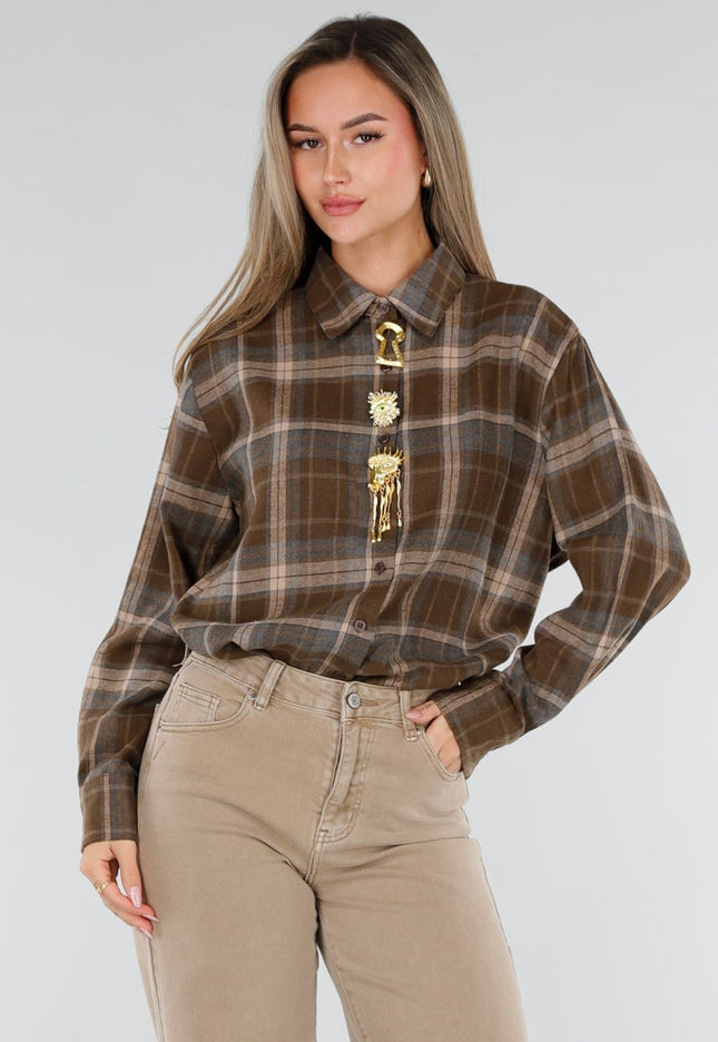 NEW211026 Bruine Geruite Blouse met Goudkleurige Broches