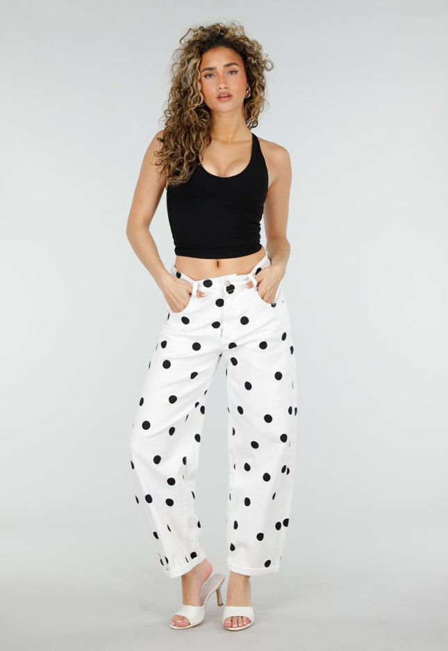NEW220426 Witte Barrel Jeans met Zwarte Stippen