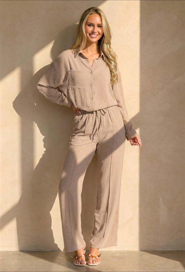 NEW220726 Beige Blouse met Kraag en Knoopsluiting
