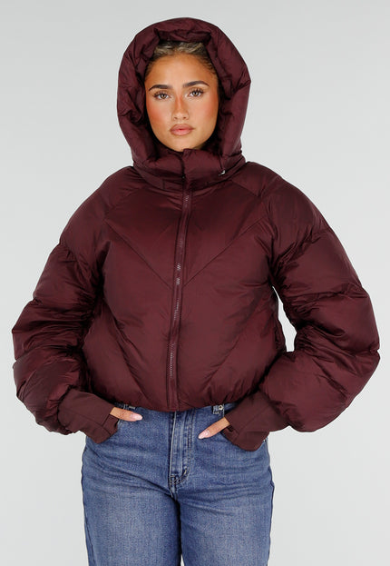 NEW230926 Bordeaux Korte Puffer Winterjas met Capuchon
