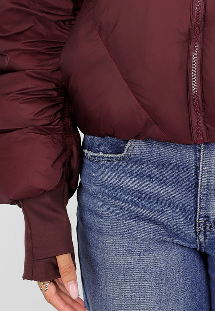 NEW230926 Bordeaux Korte Puffer Winterjas met Capuchon