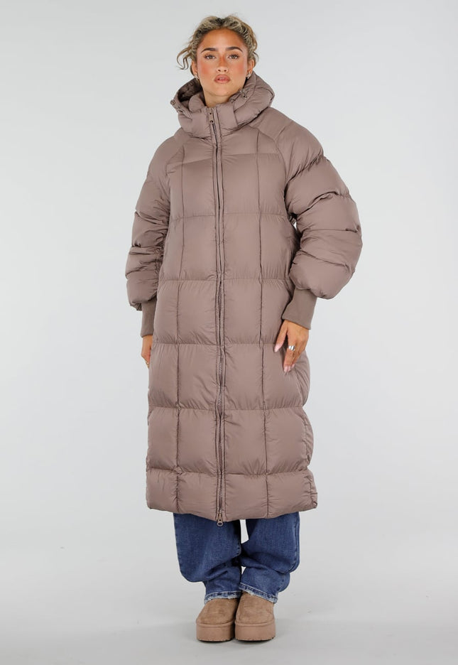 NEW230926 Taupe Lange Gewatteerde Puffer Winterjas