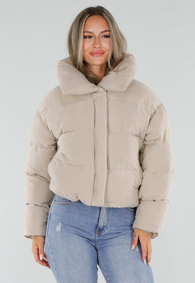 NEW230926 Zachte Beige Puffer Jas met Capuchon