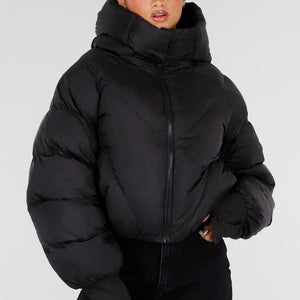 NEW230926 Zwarte Korte Puffer Winterjas met Capuchon
