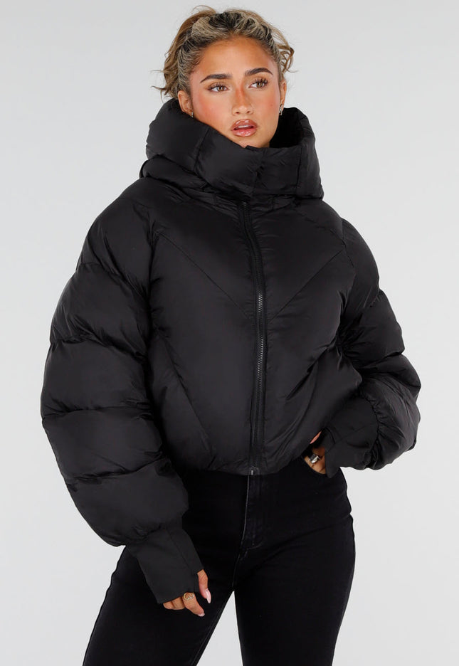 NEW230926 Zwarte Korte Puffer Winterjas met Capuchon