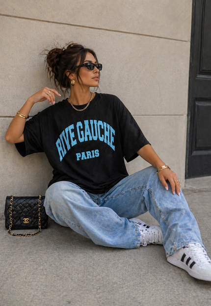 NEW240626 Zwart Oversized T-Shirt met Blauwe Tekst