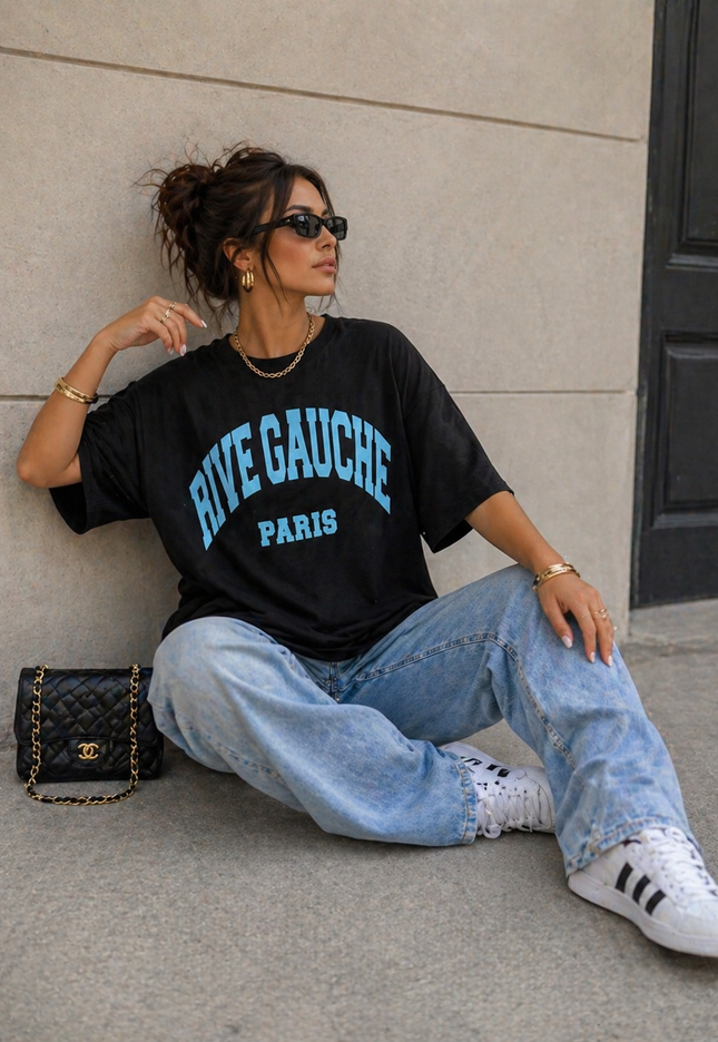 NEW240626 Zwart Oversized T-Shirt met Blauwe Tekst