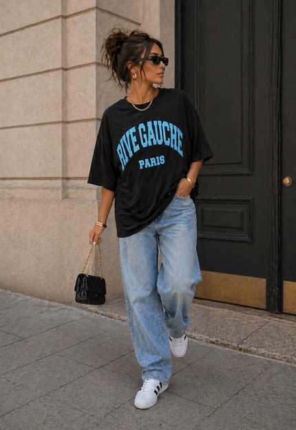 NEW240626 Zwart Oversized T-Shirt met Blauwe Tekst